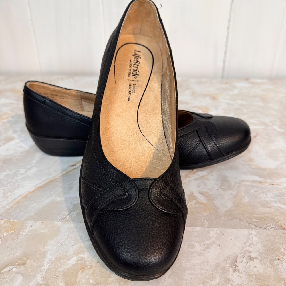 LifeStride Infinite Wedge Pump Women 8M Black Slip On Comfort Work Office Chic